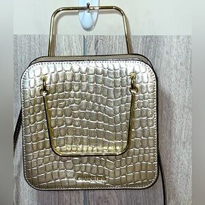 Gianni Bini NWOT Crocodile Silver Metallic Clutch W/Crossbody Strap Clutch